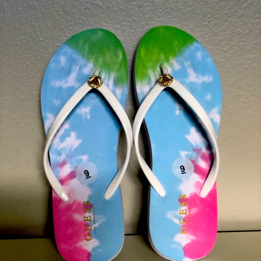 Women’s Guess Flip Flops. Size 9
